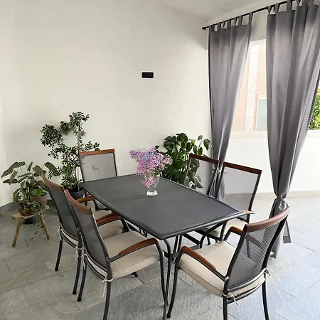 Apartment Toni